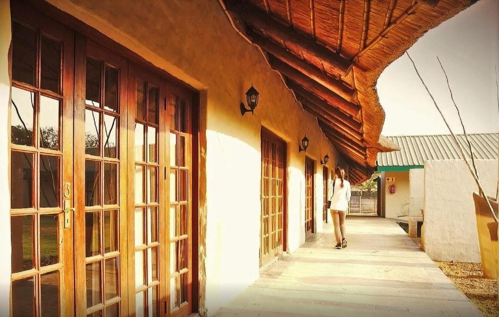 Buffalo Hotel Hectorspruit Exterior foto
